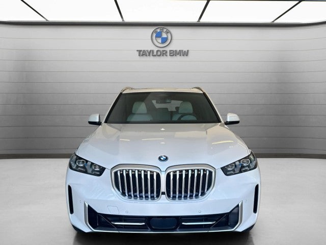 2026 BMW X5 xDrive50e's photo