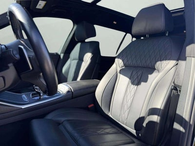 2022 BMW X7 M50i