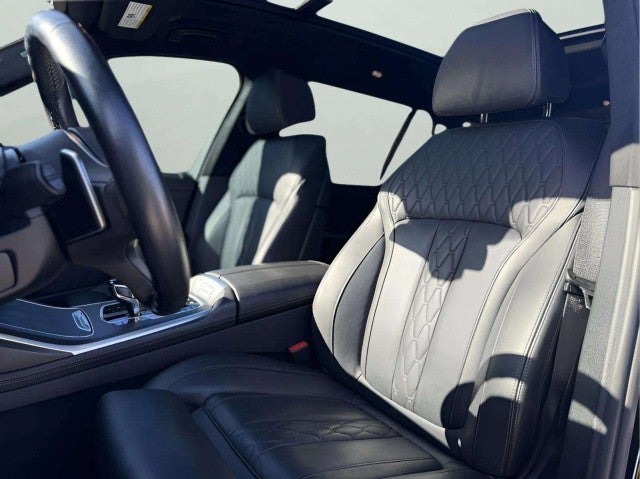 2022 BMW X7 M50i