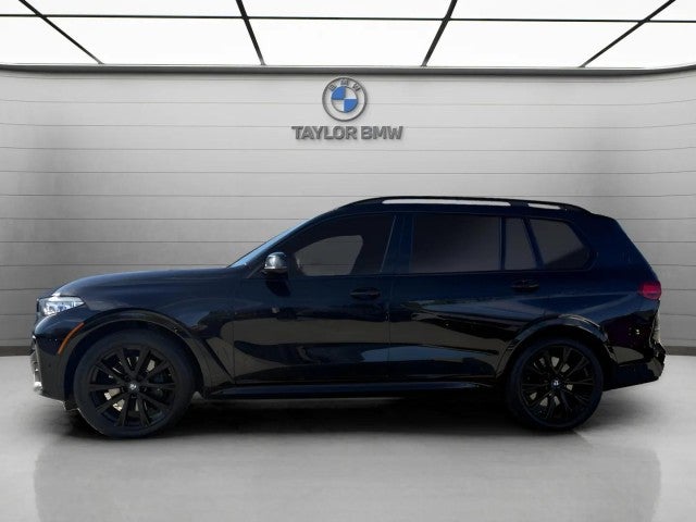 2022 BMW X7 M50i
