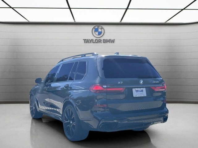 2022 BMW X7 M50i