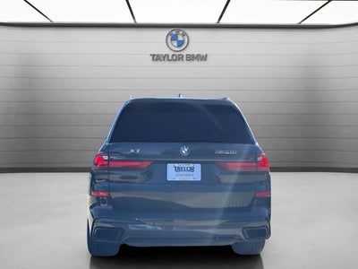2022 BMW X7 M50i