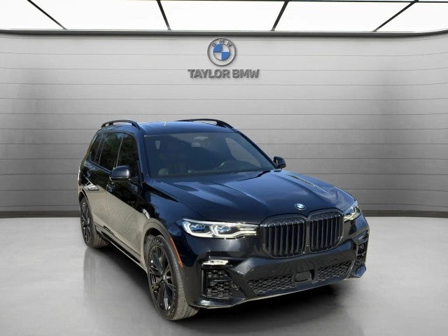 2022 BMW X7 M50i