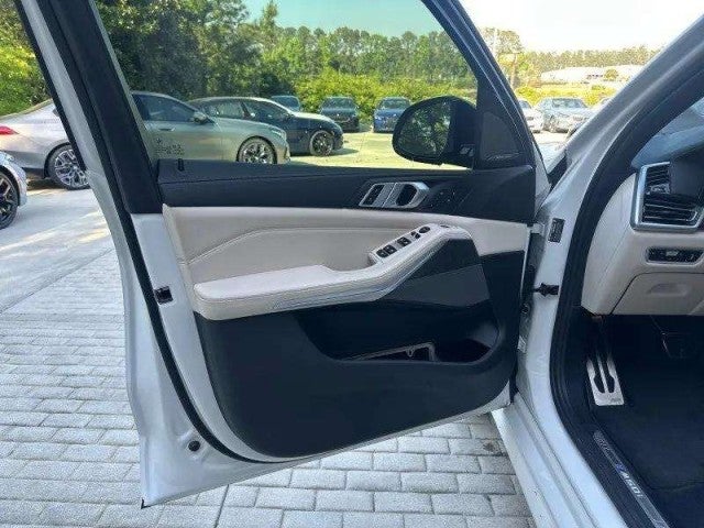 2021 BMW X5 M50i