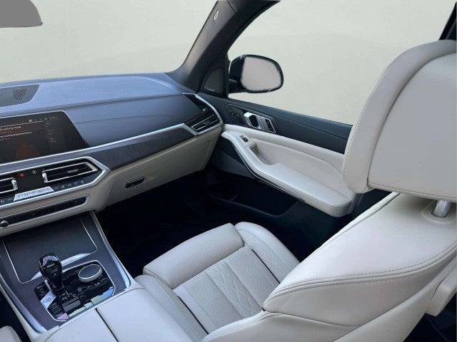 2021 BMW X5 M50i