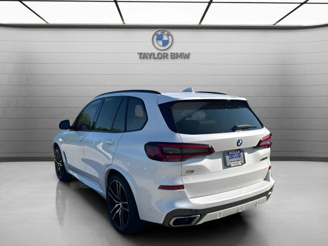 2021 BMW X5 M50i
