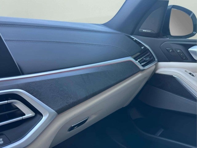 2021 BMW X5 M50i