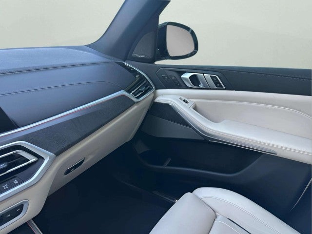 2021 BMW X5 M50i