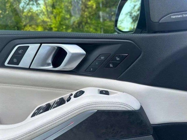 2021 BMW X5 M50i