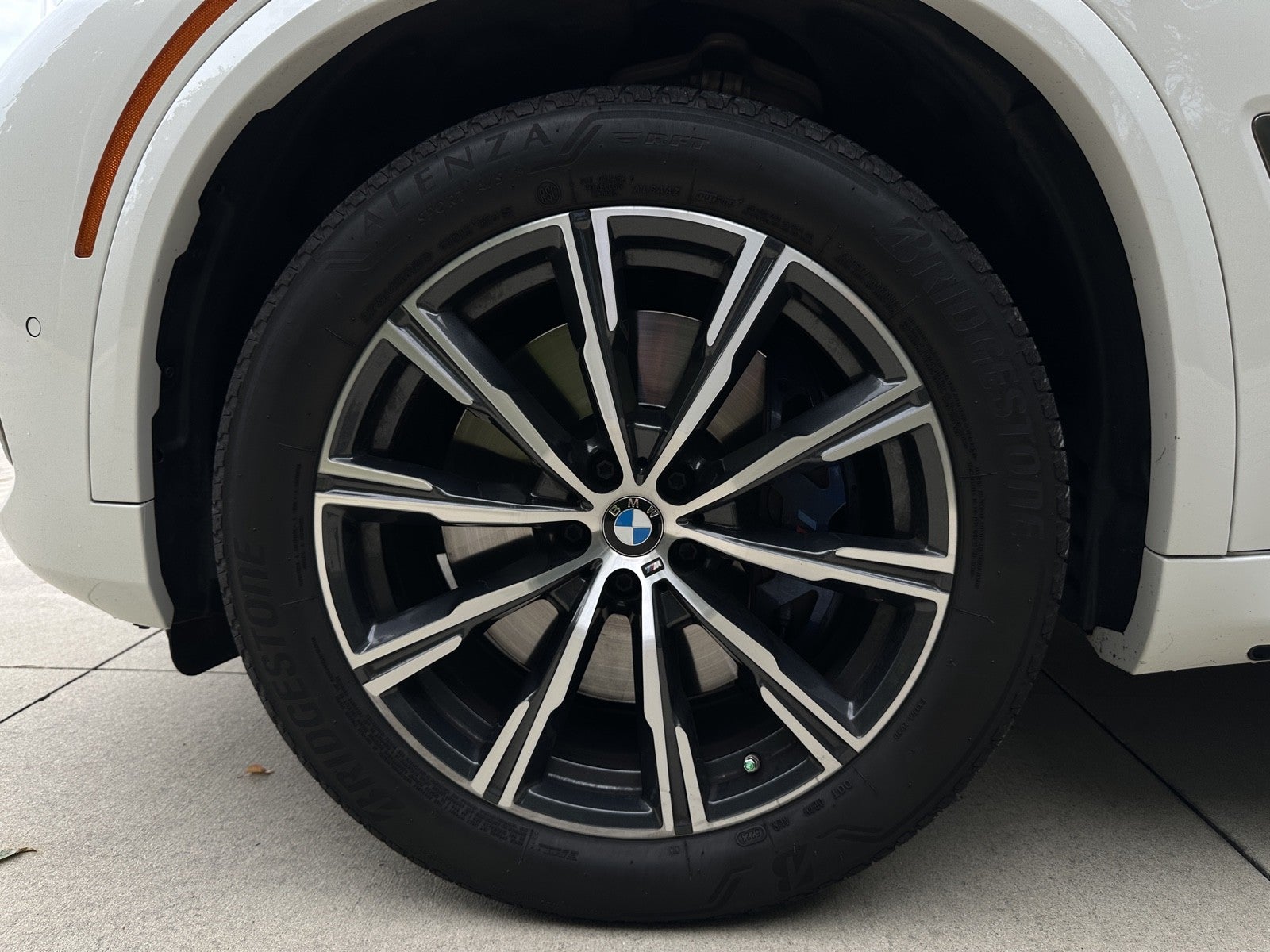 2023 BMW X5 M50i