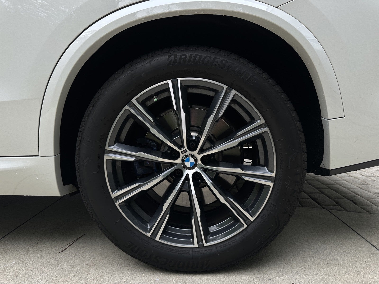 2023 BMW X5 M50i