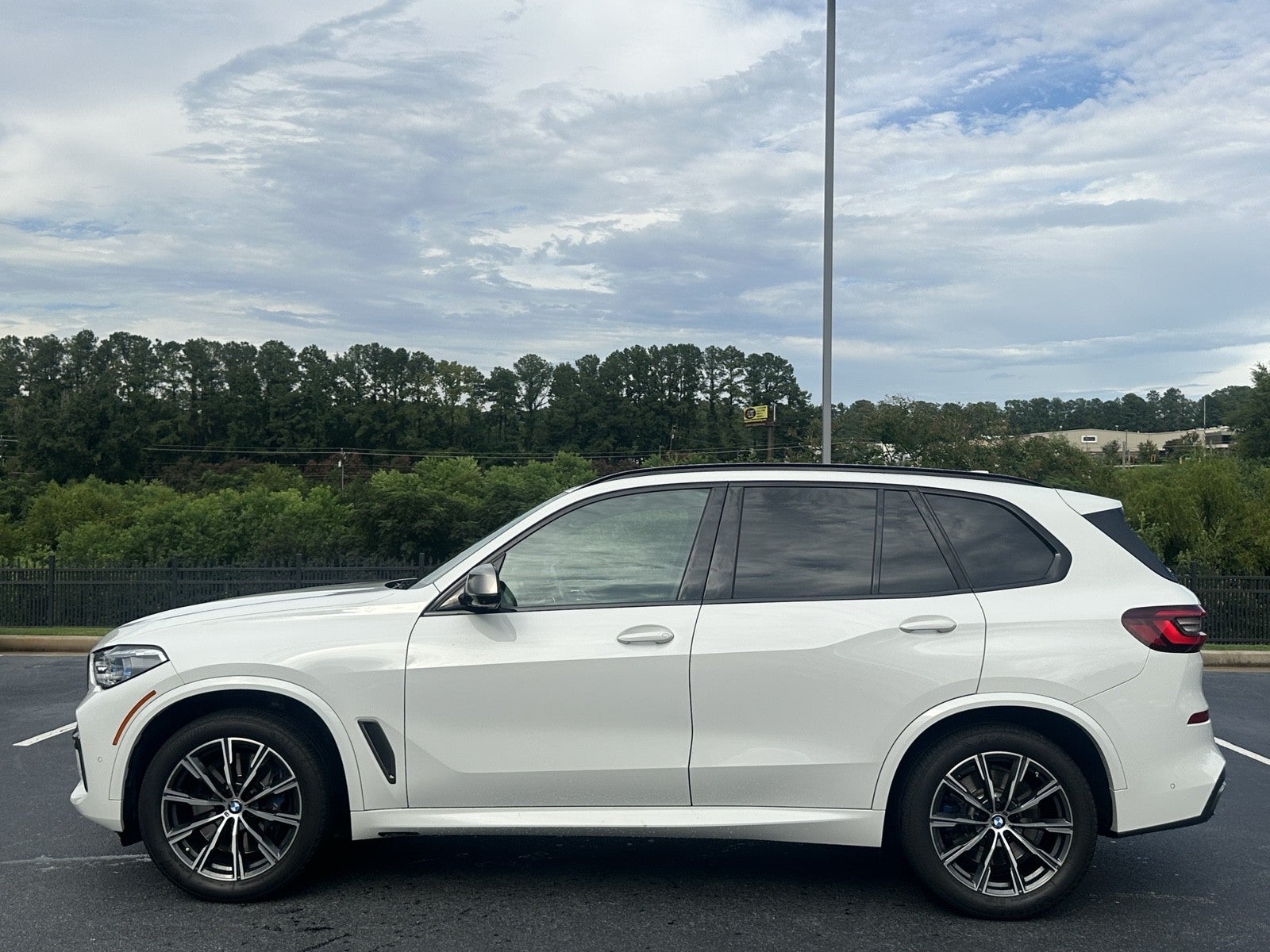 2023 BMW X5 M50i