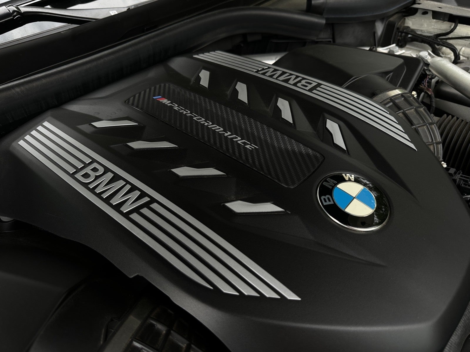 2023 BMW X5 M50i