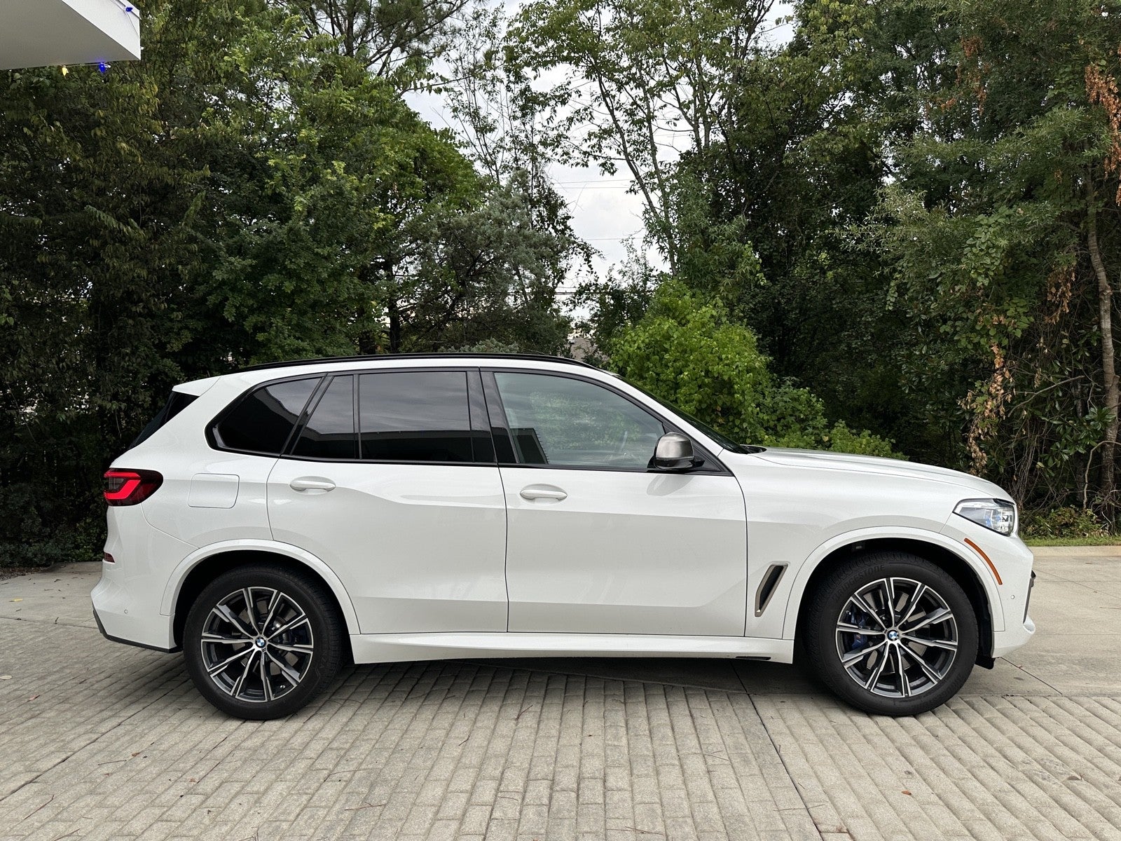 2023 BMW X5 M50i