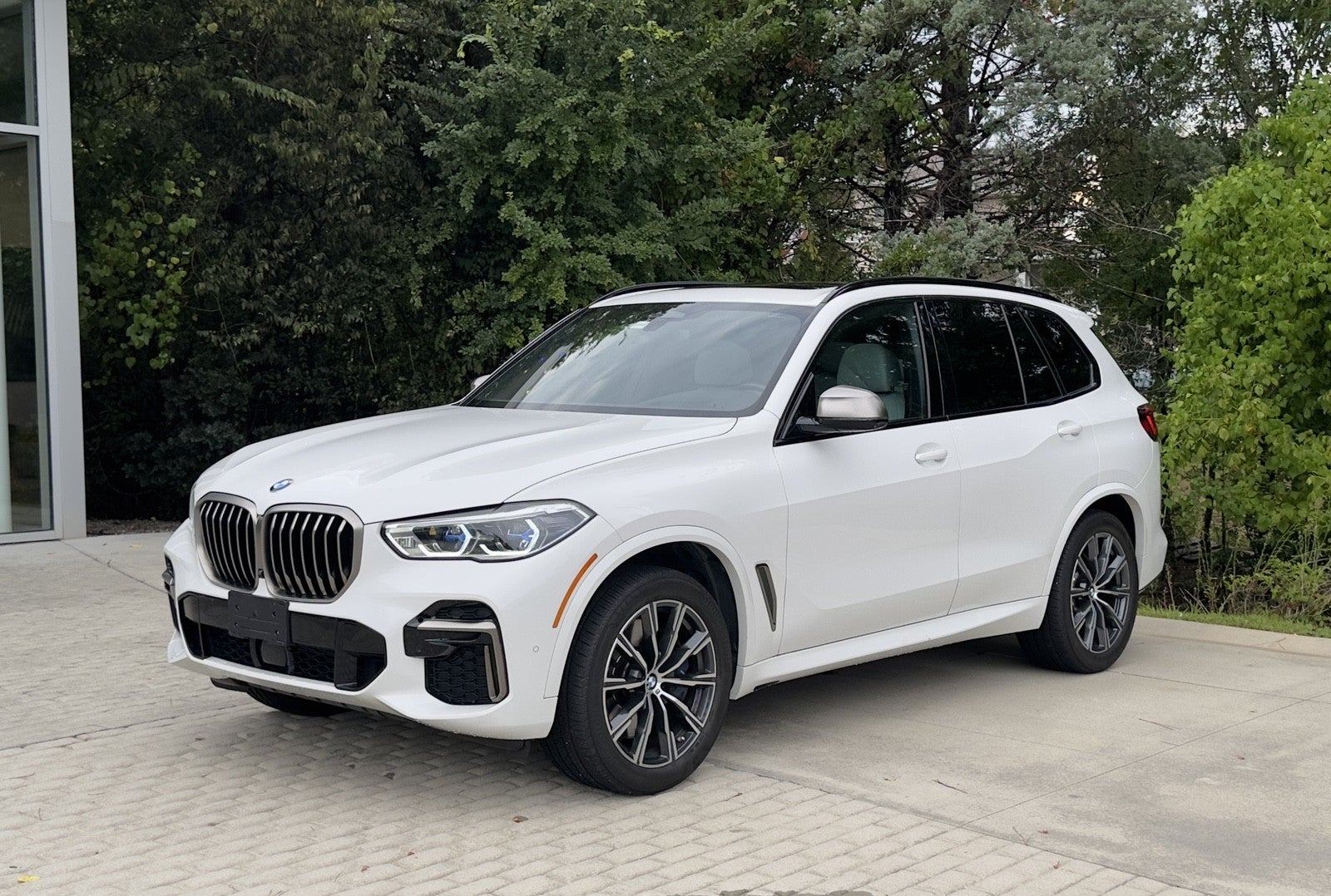 2023 BMW X5 M50i