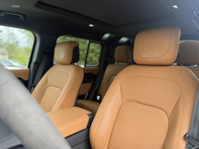 2024 Land Rover Defender V8