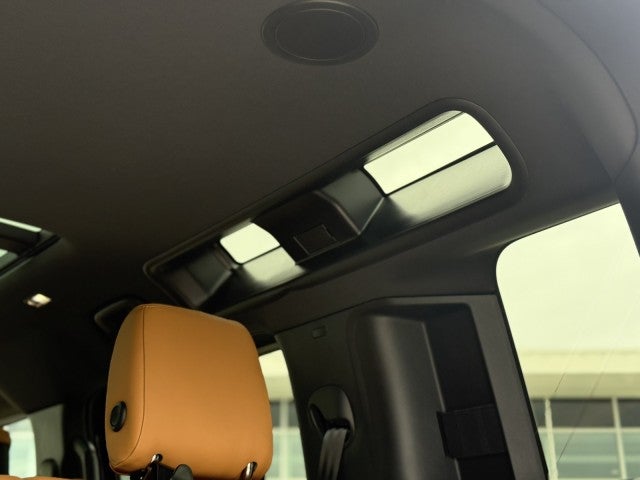 2024 Land Rover Defender V8