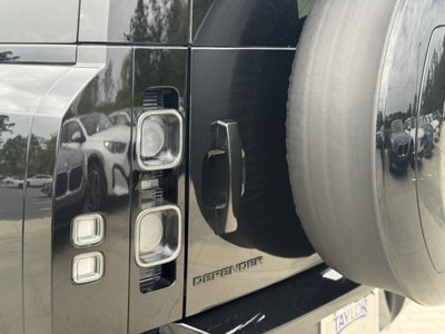 2024 Land Rover Defender V8