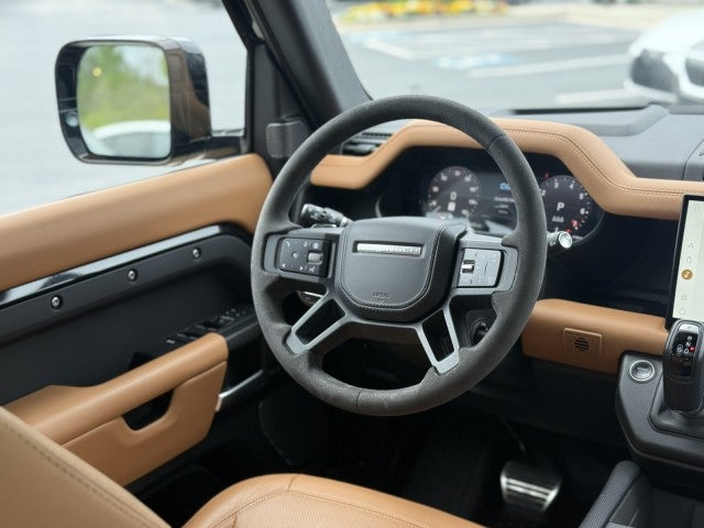 2024 Land Rover Defender V8