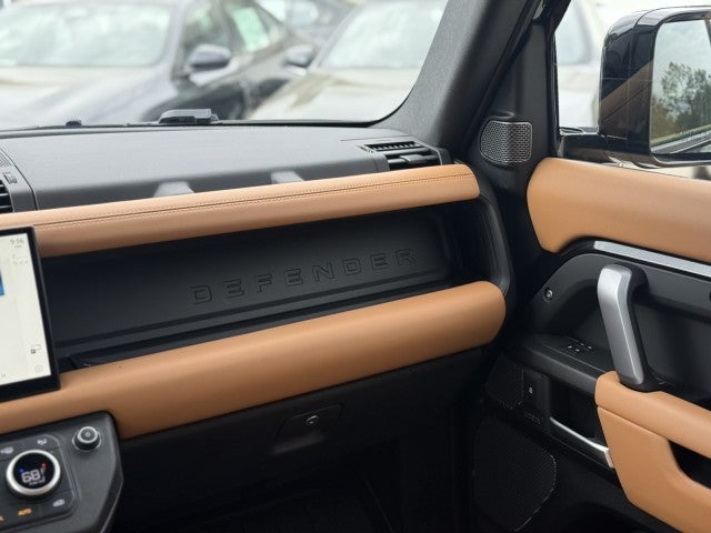 2024 Land Rover Defender V8