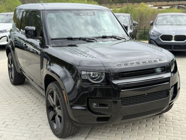 2024 Land Rover Defender V8