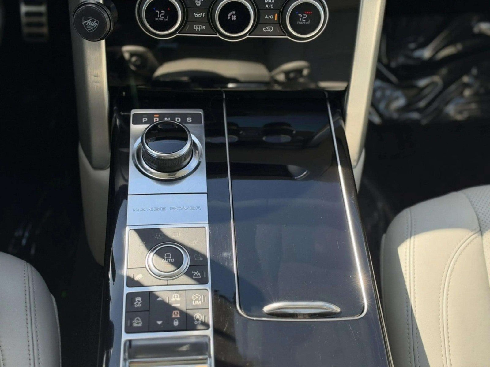 2017 Land Rover Range Rover Base
