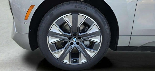 2026 BMW iX xDrive60