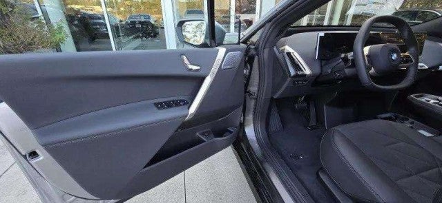 2026 BMW iX xDrive60