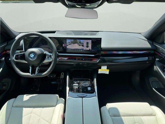 2027 BMW 550e 550e xDrive
