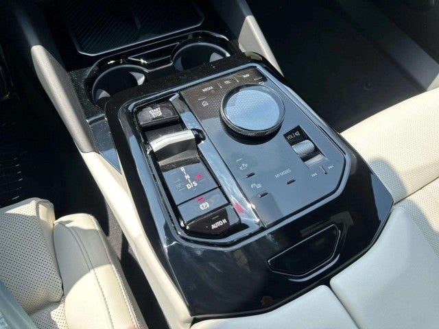 2027 BMW 550e 550e xDrive