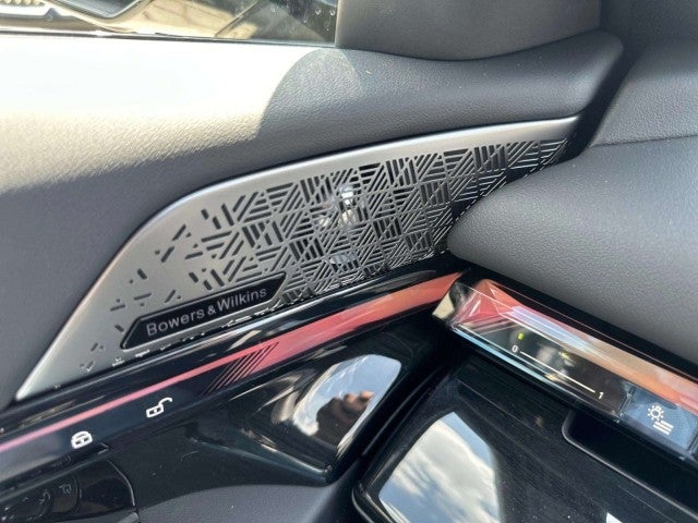 2027 BMW 550e 550e xDrive