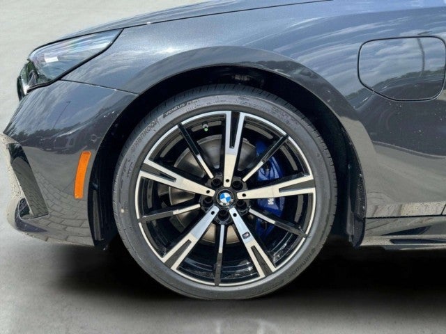 2027 BMW 550e 550e xDrive