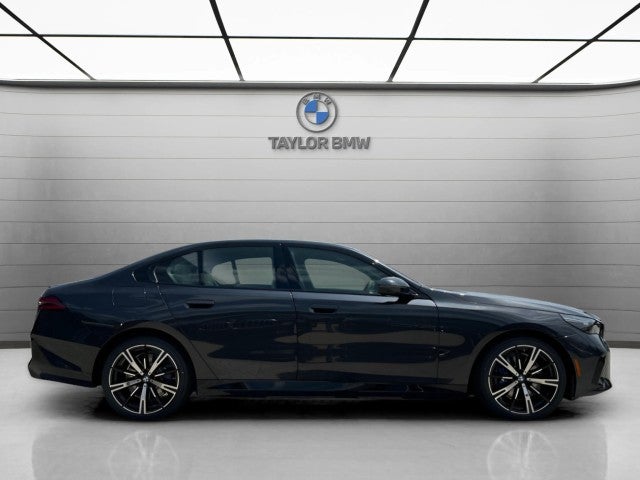 2027 BMW 550e 550e xDrive