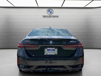 2027 BMW 550e 550e xDrive