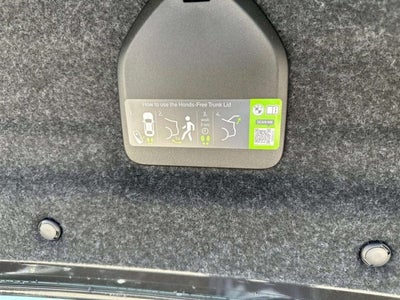 2027 BMW 550e 550e xDrive
