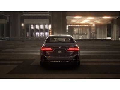 2027 BMW 550e 550e xDrive