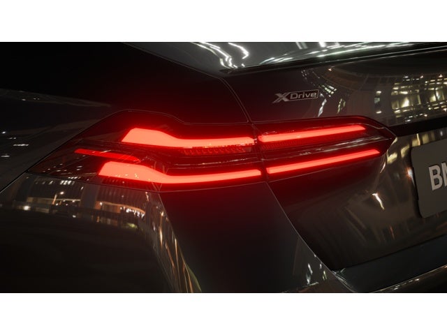 2027 BMW 550e 550e xDrive