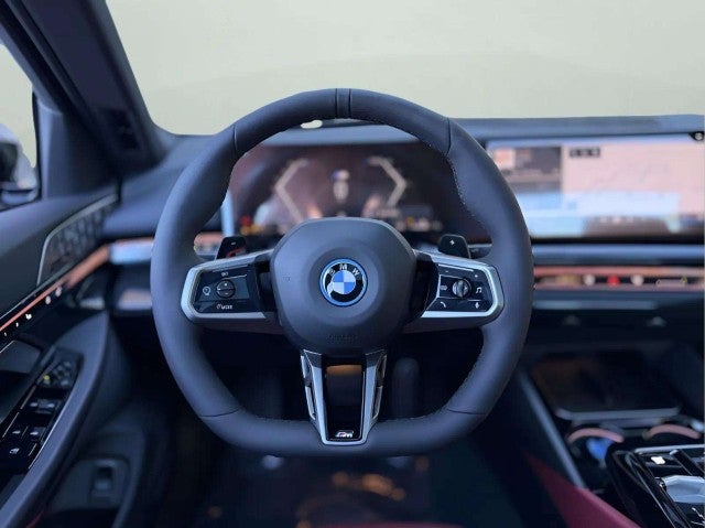 2026 BMW 550e 550e xDrive