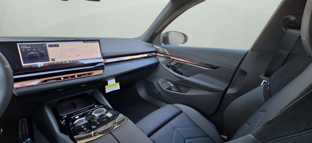 2026 BMW 550e 550e xDrive