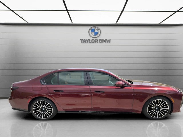 2026 BMW 740i 740i