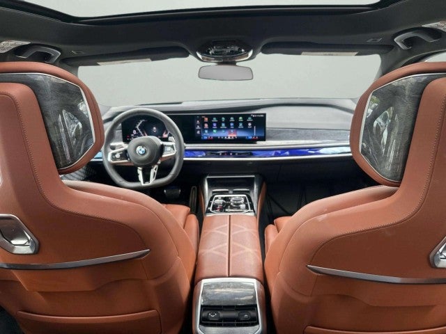 2025 BMW 740i 740i