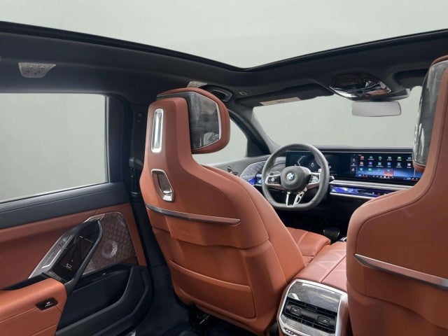 2025 BMW 740i 740i