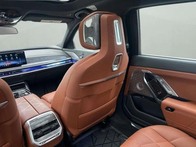 2025 BMW 740i 740i