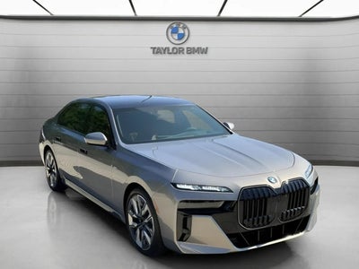 2025 BMW 740i 740i