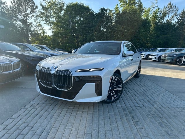 2025 BMW 740i 740i