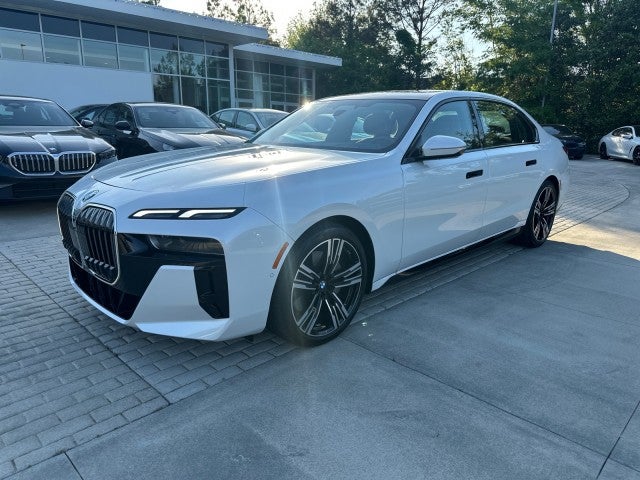 2025 BMW 740i 740i