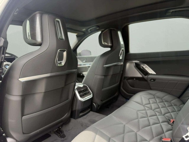 2026 BMW 740i 740i