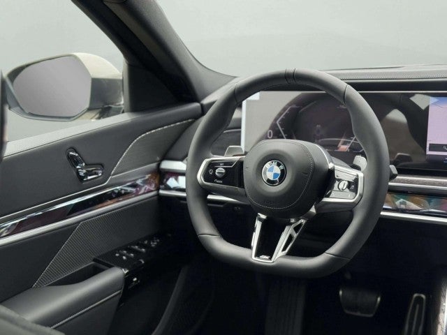 2026 BMW 740i 740i