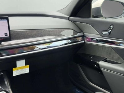 2026 BMW 740i 740i