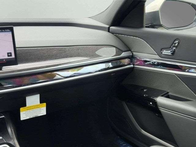 2026 BMW 740i 740i